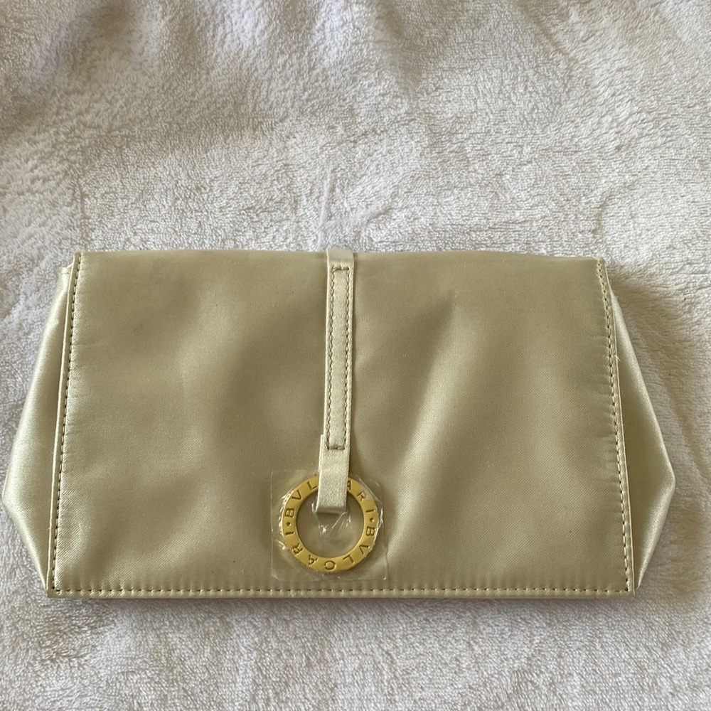 Womens BVLGARI Cream Wallet 8.5x5